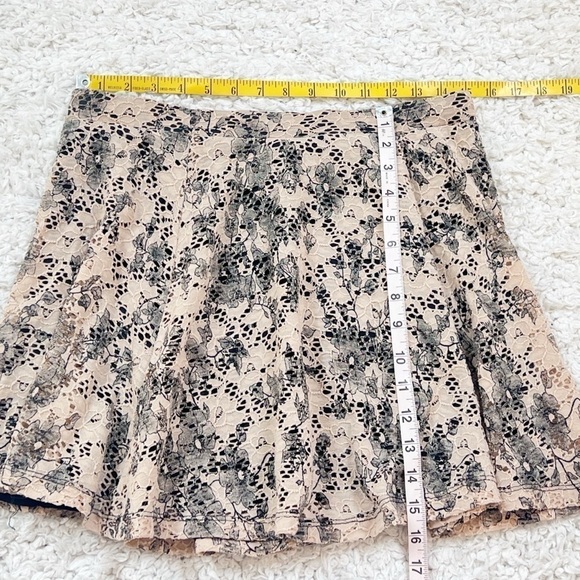 Joe Benbasset Pull On Floral Lace Mini Skirt Nude Black Flare A Line XL Stretchy - Picture 3 of 6